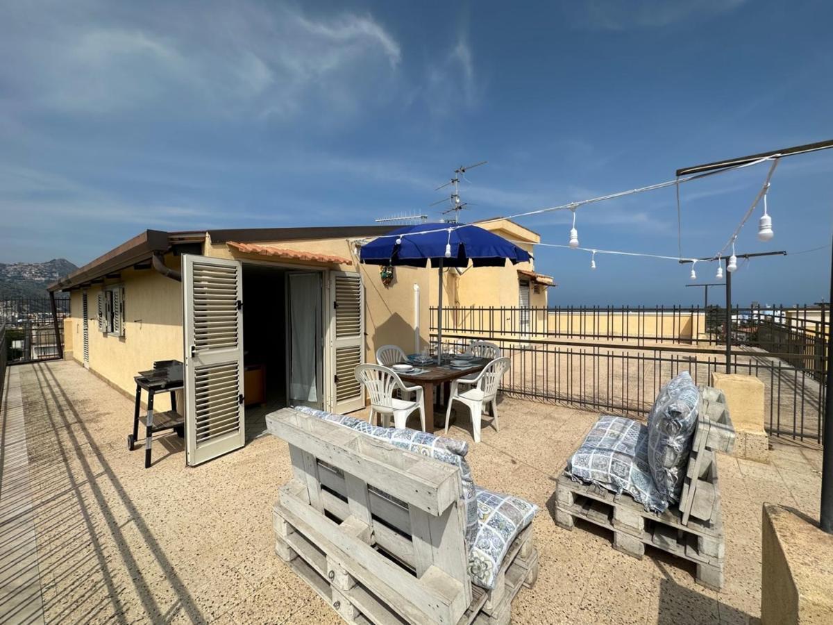 Apartamento Attico Di Giggia Giardini-Naxos Exterior foto