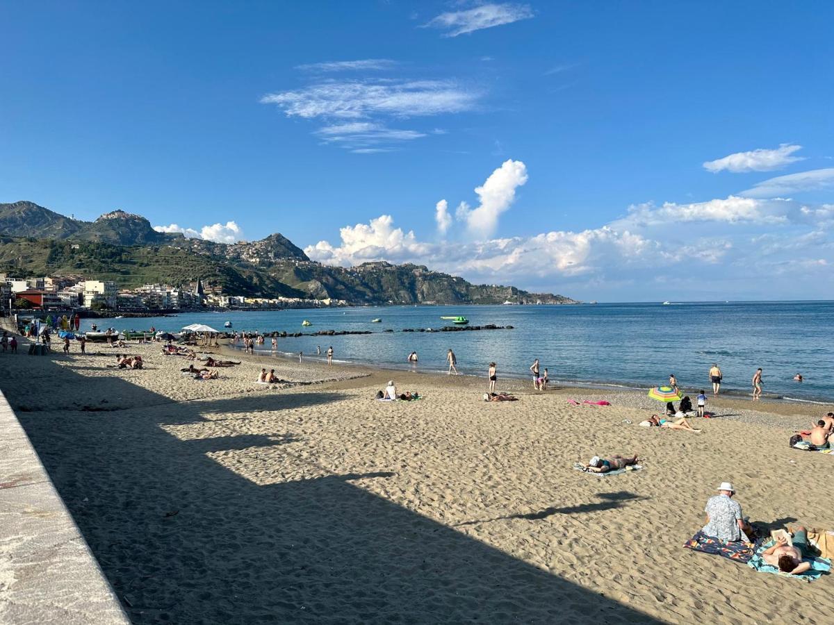 Apartamento Attico Di Giggia Giardini-Naxos Exterior foto